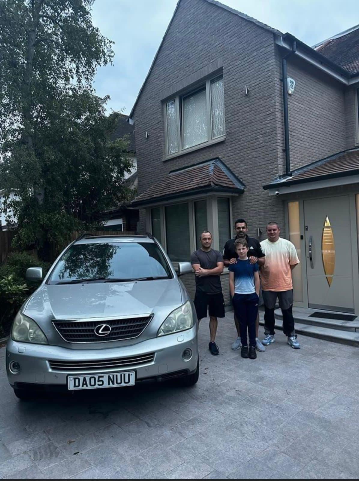 Добро без кордонів: авто для захисників з Англії