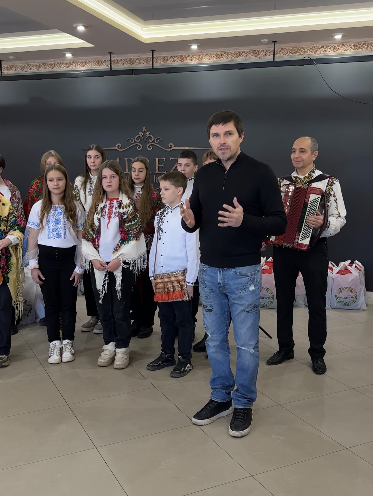 Подарунки діткам Долинської та Вигодської громад 